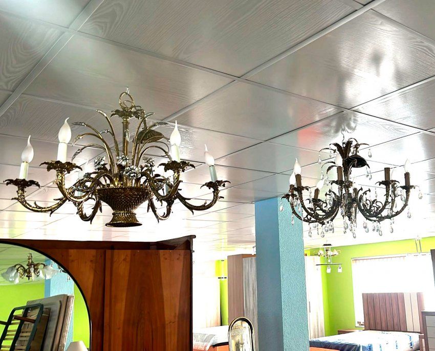 Dos lámparas clasicas de bronce